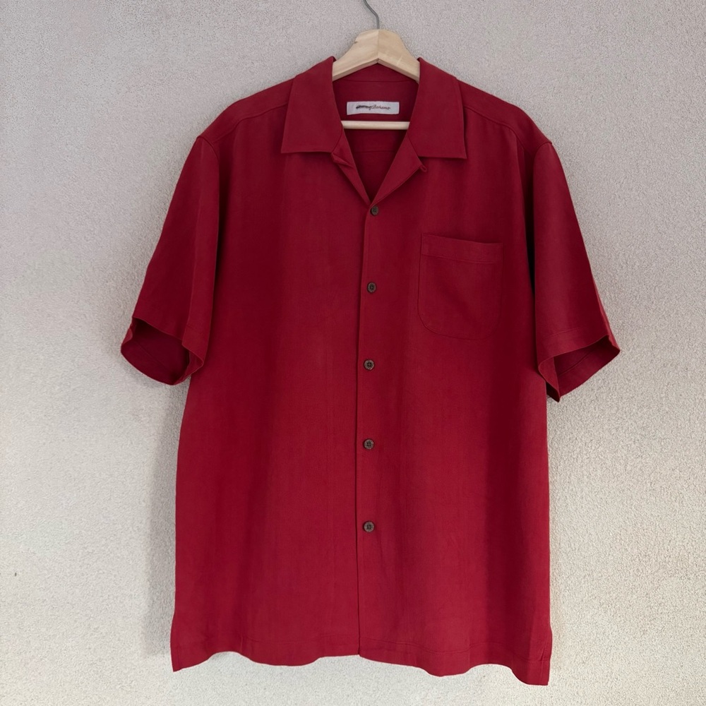 Tommy Bahama 100% silk Classic Red camp shirt Sz L